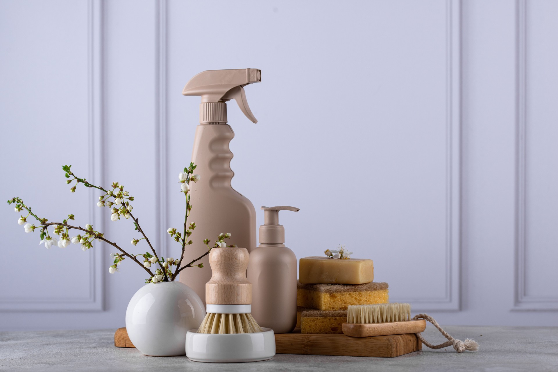 Eco cleaning with bottles, brushes and sponges